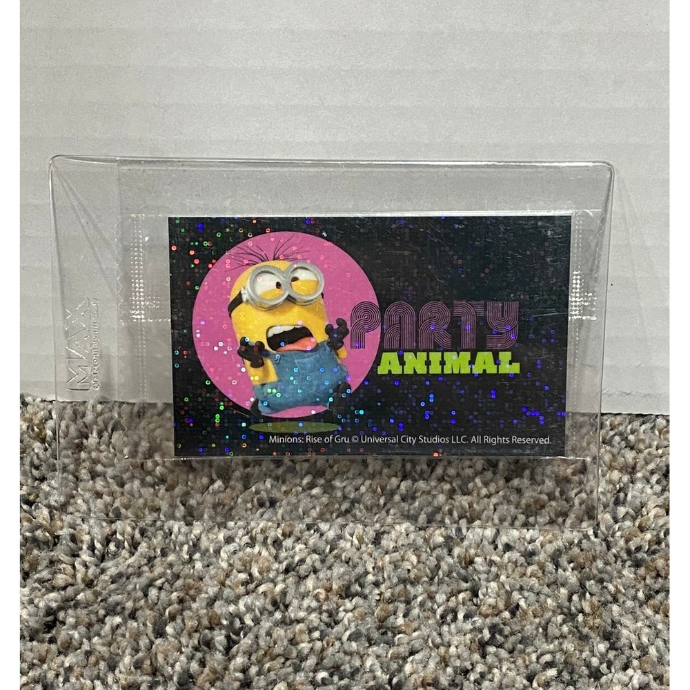 Universal Studios Minions Trading Card Party Animal Holographic OS Excellent